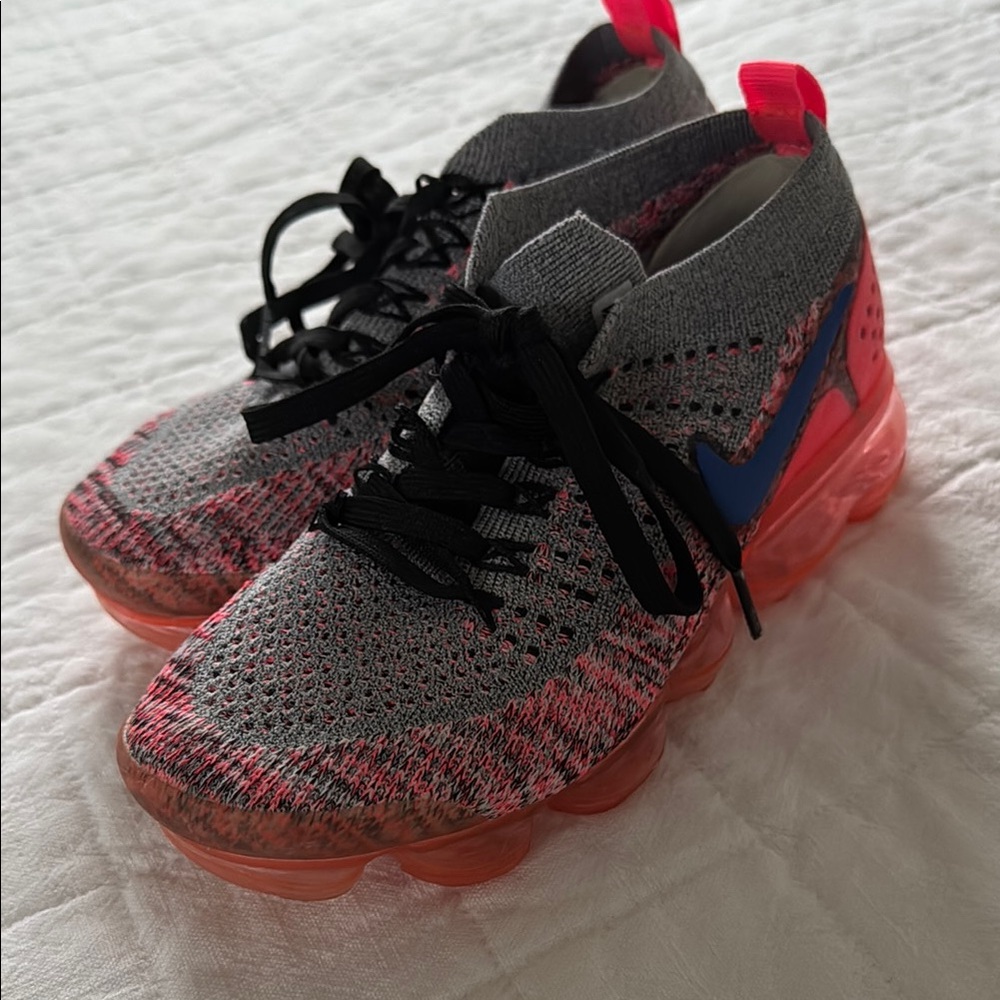 VAPORMAX Nike Gray and Pink Athletic Shoes